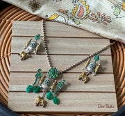 Alaankar Nandi Necklace with Green stone