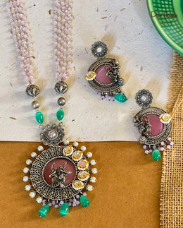 Raas Necklace with Vilandi Stone